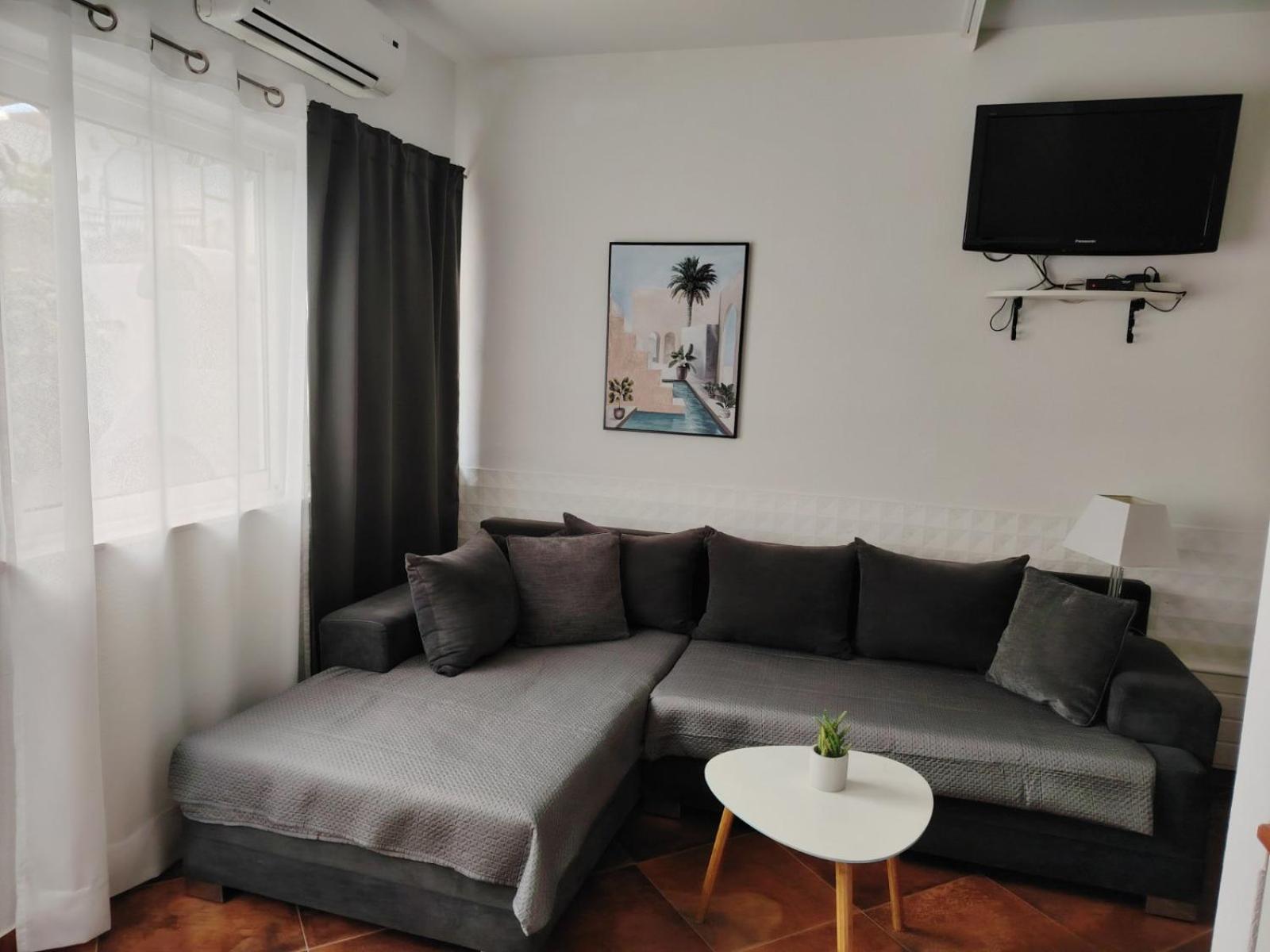Apartments Ella Макарска Экстерьер фото